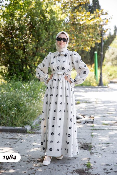 فستان ابيض مورد