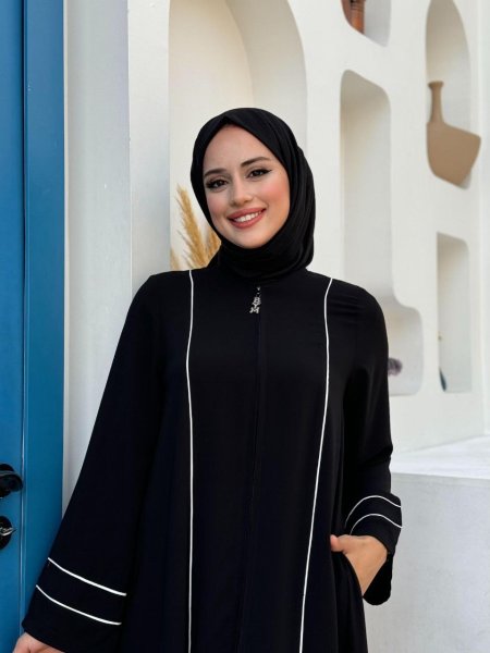 عباي حز ابيض