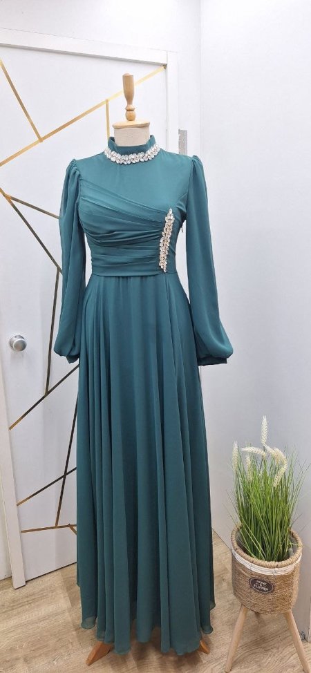 فستان شيفون مع كرستال